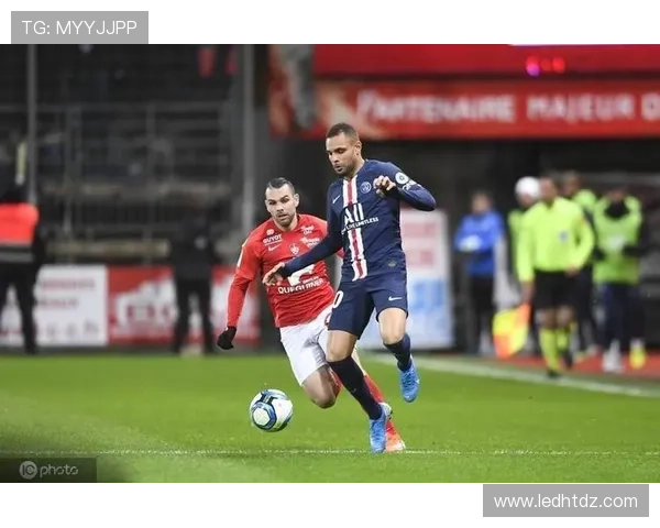 每体：佩尼亚平静地完成了一场比赛，他试图不受外界影响